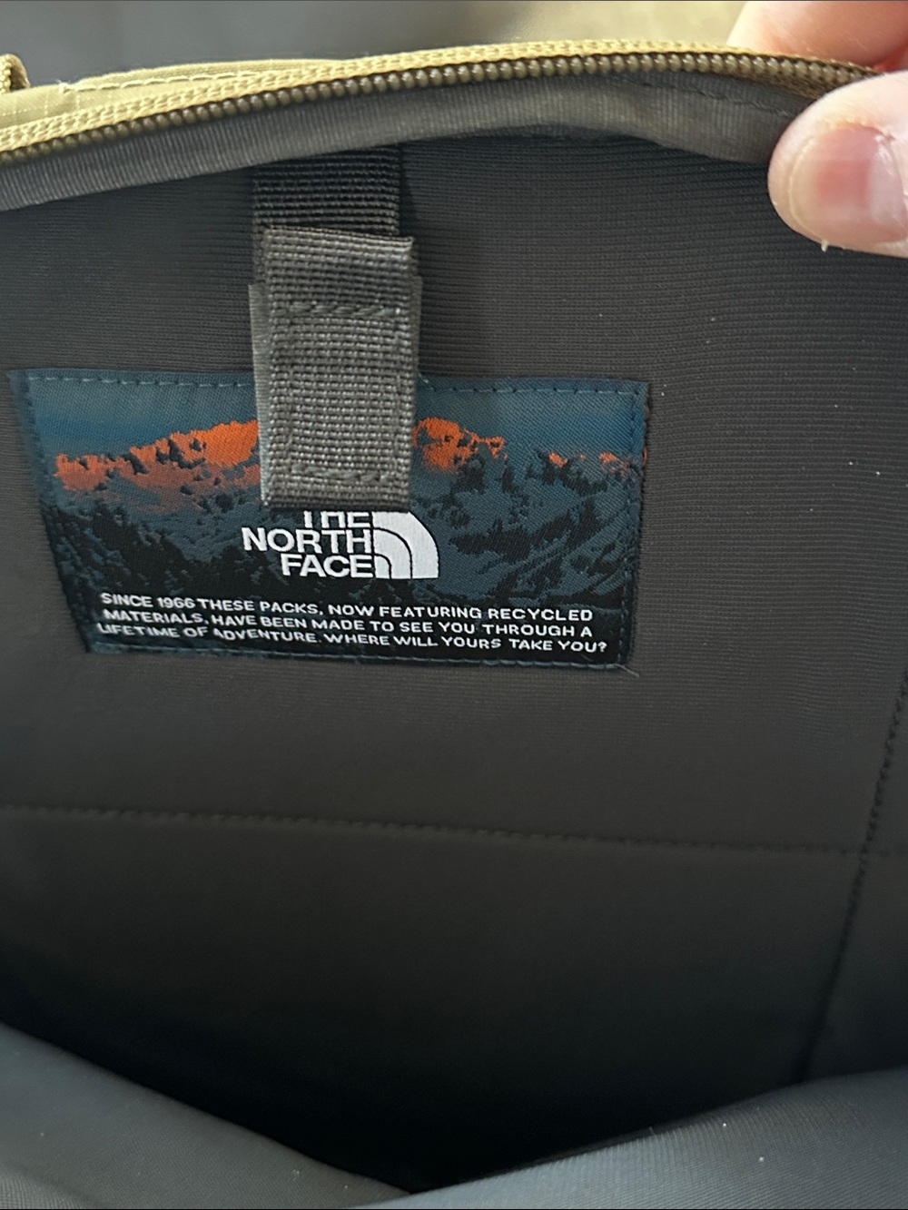 The North Face Men’s Borealis Backpack. Cedar/Lava Red. NWT’s. - Picture 9 of 14